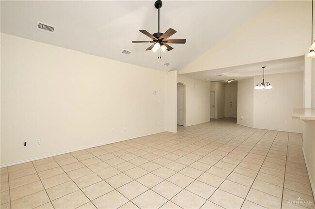 Foto del edificio - 4921 N 47th St