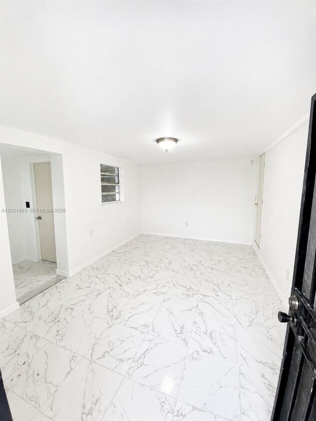Foto del edificio - 15720 NW 28th Pl