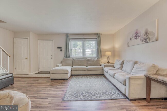 Foto del edificio - 9909 Maidbrook Rd