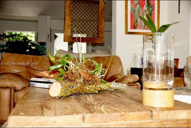 Foto del edificio - 1251 SW 11th Terrace