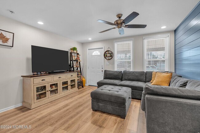 Foto del edificio - 28 Morford Pl