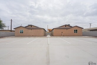 Building Photo - 1921 S Walnut Ave