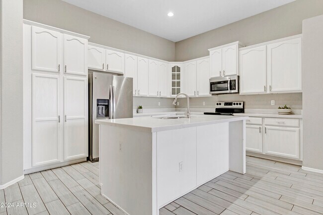 Foto del edificio - 5529 E Gable Ave