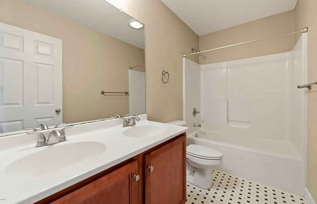 2do baño - lavabo doble - 14870 E Shadow Creek Dr