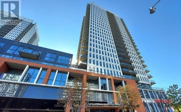 Building Photo - 170-1170 Sumach St
