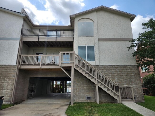 Building Photo - 25 Harbour Dr