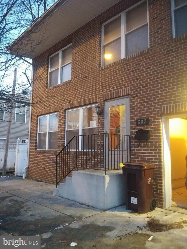 Foto principal - 602 Taylor St