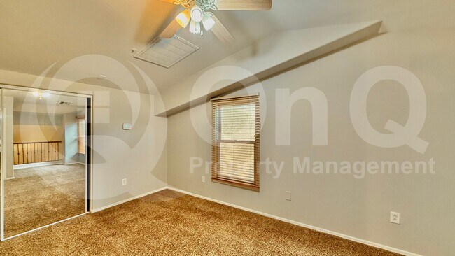 Foto del edificio - 1335 S Sabino Dr