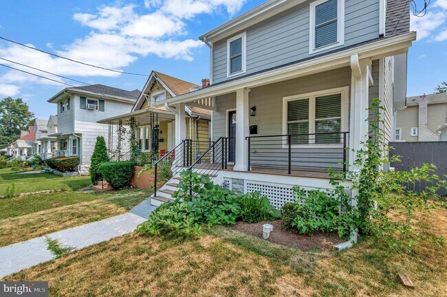 Building Photo - 3705 22nd St NE