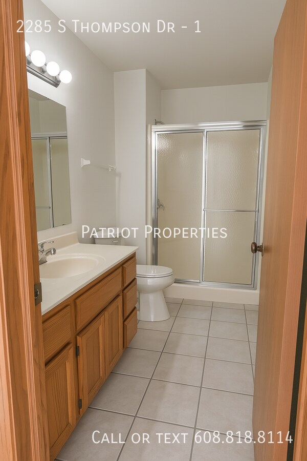 Building Photo - 2285 S Thompson Dr
