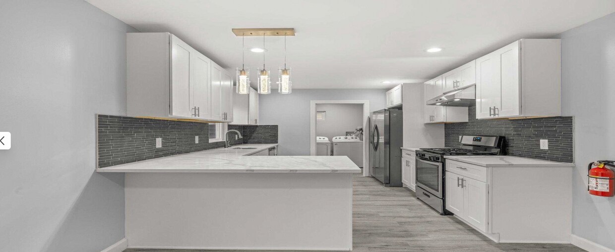 Foto del edificio - 34 Hinsdale Ln