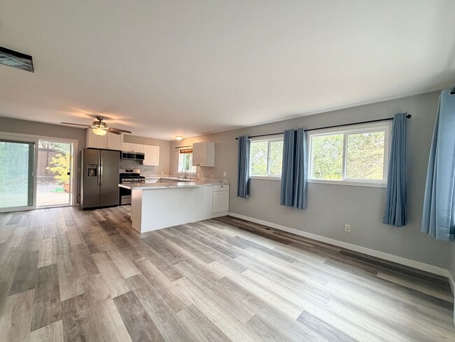 Building Photo - Serene 1-Bedroom Home with Privacy & Nature Views