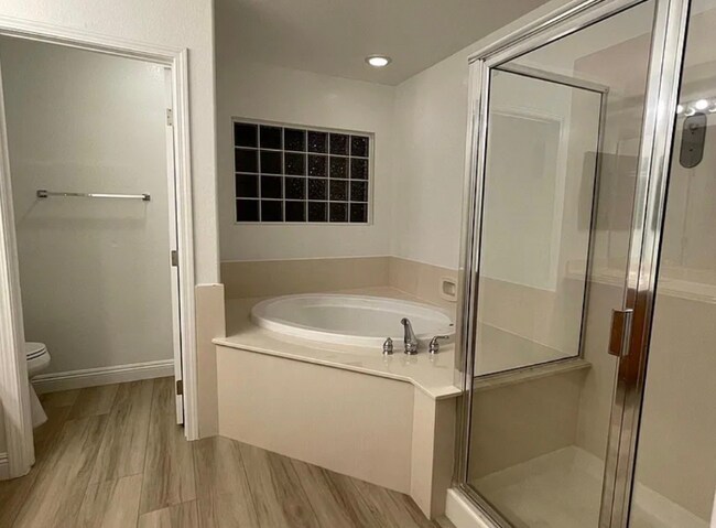 Foto del edificio - 7428 Poppy Hills Ct