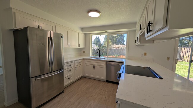 Building Photo - 4625 SW 189th Pl