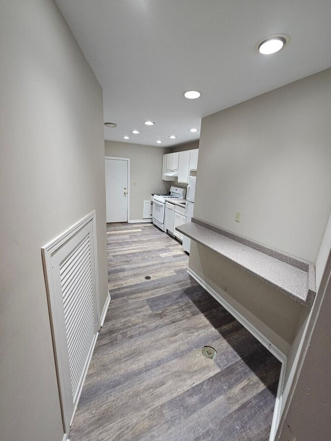 Foto del edificio - 6 Bedroom Single Family