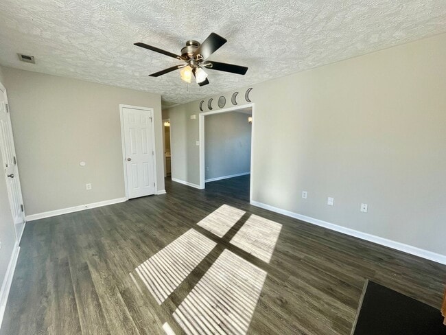 Building Photo - 3 Bed, 2 Bath Nest in Cameron