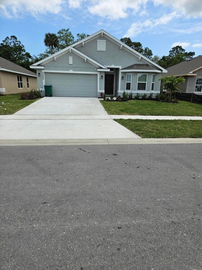 Building Photo - 5246 Vespera St