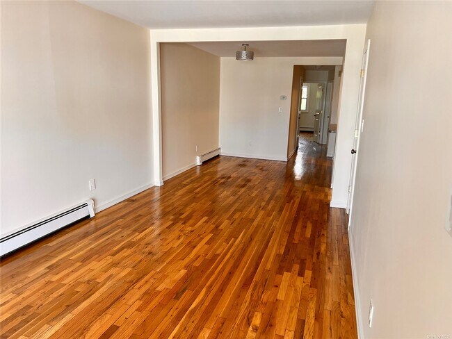 Building Photo - 109-40 54th Ave