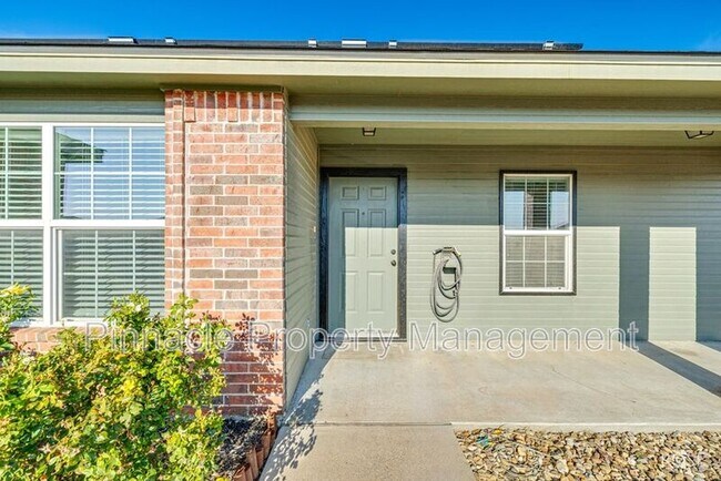 Foto del edificio - 1229 Elmo Ln