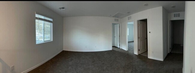 Building Photo - 380 Rosefinch St