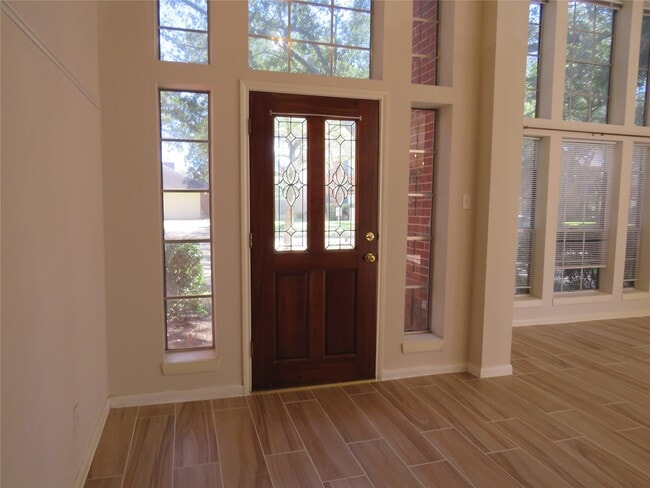 Building Photo - 2302 Plantation Bend Dr
