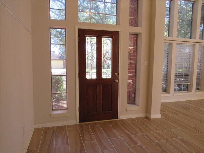 Foto del edificio - 2302 Plantation Bend Dr