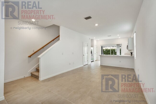 Building Photo - 8700 Daybreak St