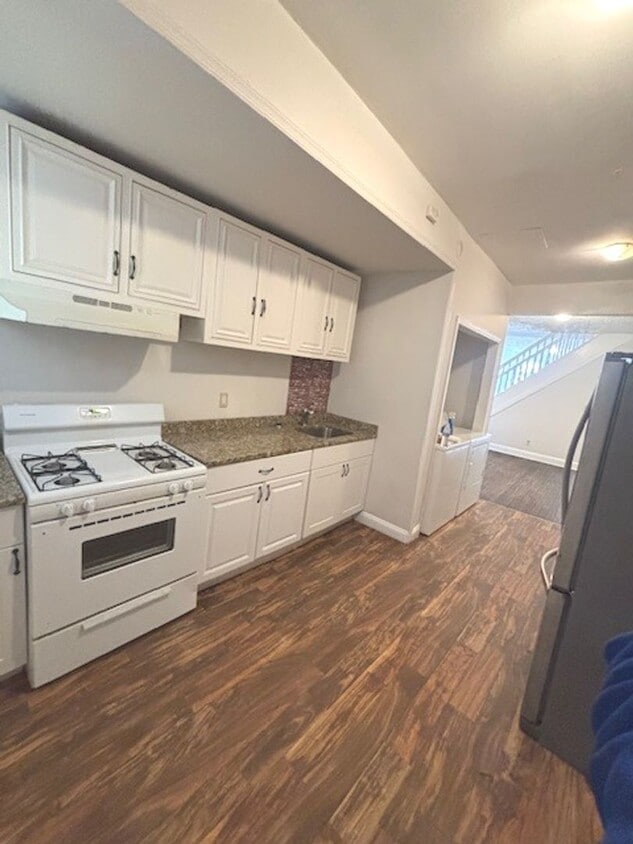 3 BEDROOM 1 BATH IN SHIPLEY HILL NEIGHBORHOOD - 3 BEDROOM 1 BATH IN SHIPLEY HILL NEIGHBORHOOD