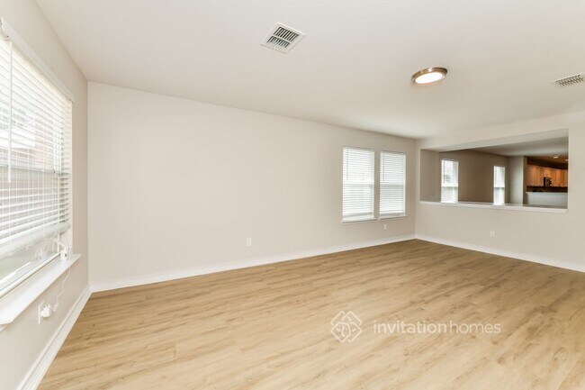 Building Photo - 1036 Castle Top Dr
