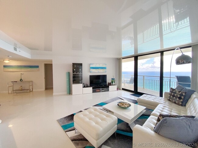Building Photo - 3000 N Ocean Dr