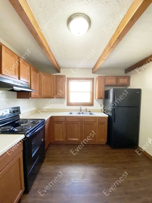 Primary Photo - 3090 Grasmere Ave