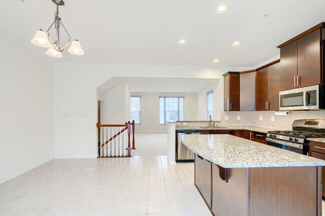 Building Photo - 7403 Wild Honey Way
