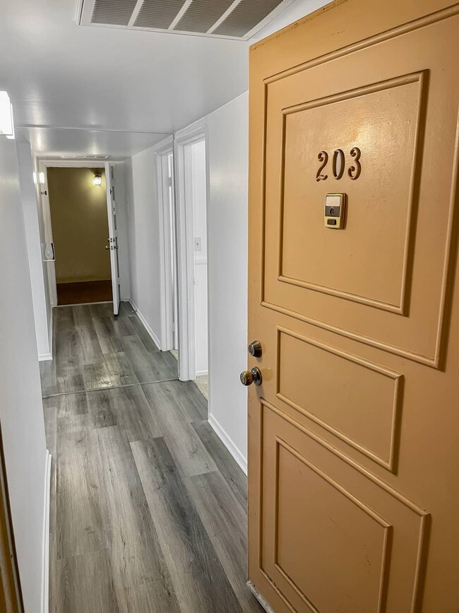 Building Photo - 14850 Hesby St