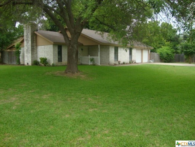 Building Photo - 1602 Fox Trail