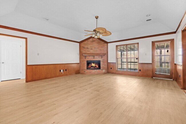 Building Photo - 7628 Lowrance Rd