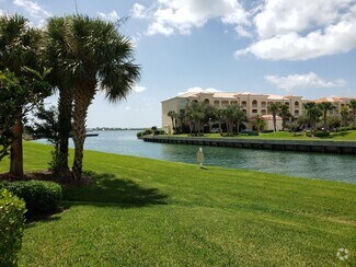 Building Photo - 6 Harbour Isle Dr E
