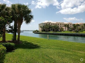 Building Photo - 6 Harbour Isle Dr E