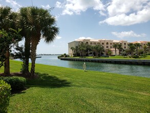 Building Photo - 6 Harbour Isle Dr E