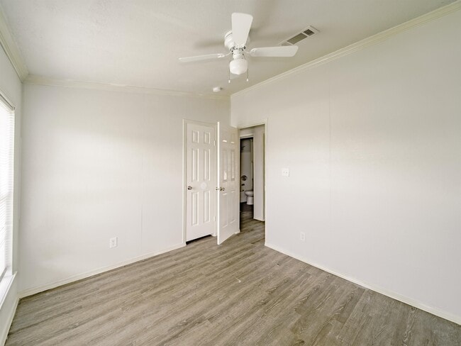 Building Photo - 104 Windy Creek Ct