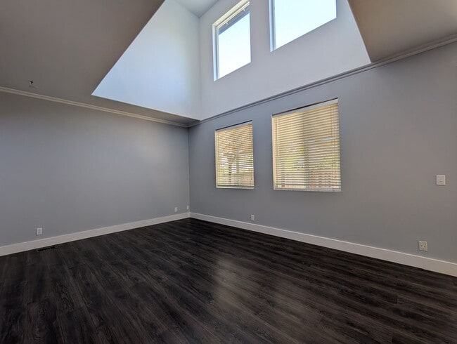 Building Photo - Beautiful 3-Bedroom, 2-Bath Home In The Barger Area of Eugene