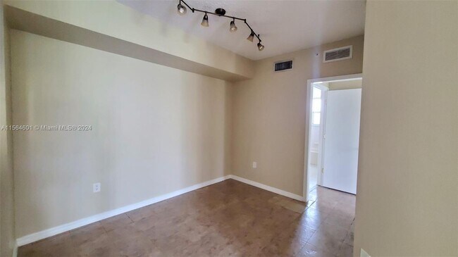 Building Photo - 2201 W Preserve Way