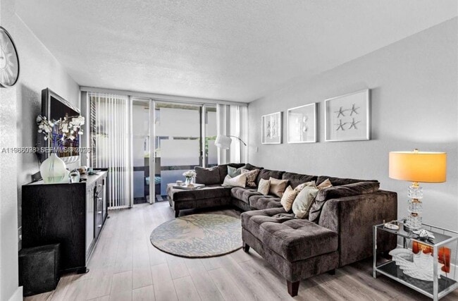 Building Photo - 830 NW 87th Ave