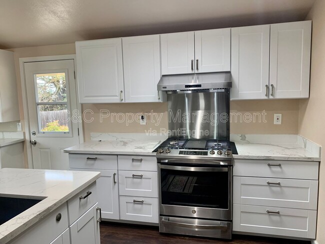 Foto del edificio - 1975 Paralta Ave