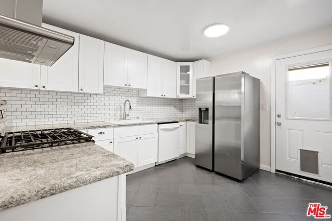 Foto del edificio - 8529 Saturn St