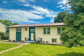 Building Photo - 713 Tenikat St