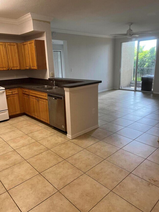 Foto del edificio - 15145 Michelangelo Blvd