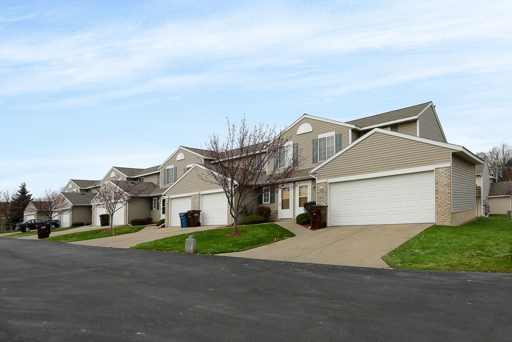 Bloomfield Townhomes Apartments Grand Rapids, MI