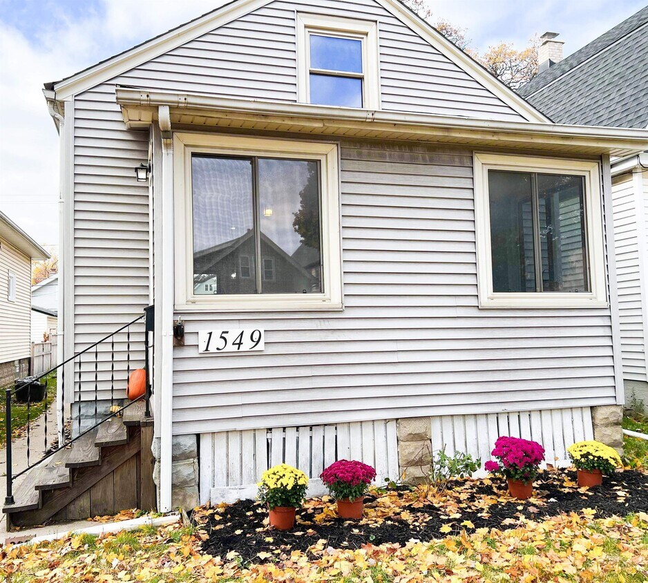 1549 S 72nd St, West Allis, WI 53214 House Rental in West Allis, WI
