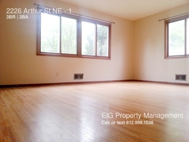 Building Photo - 2226 Arthur St NE
