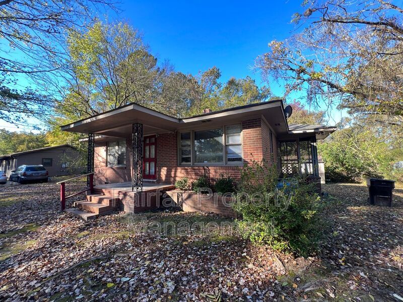 Primary Photo - 2909 Thelma St